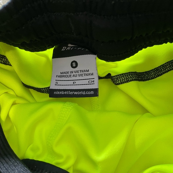 LOT of nike and under armour clothing - Picture 4 of 16